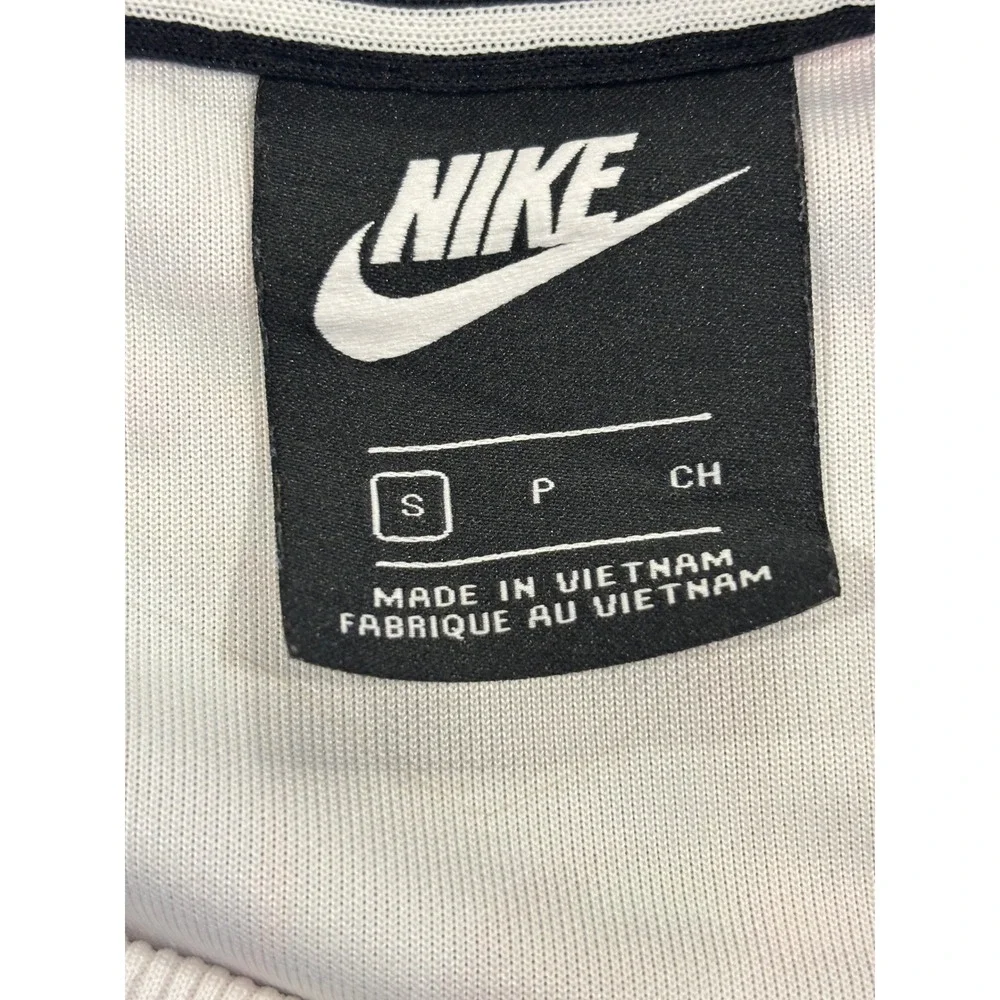 Nike sportswear cropped